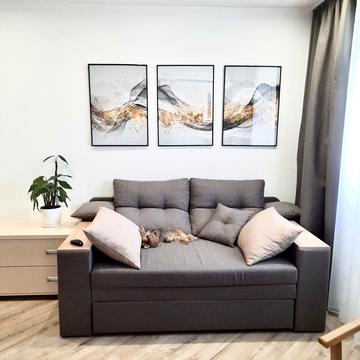 Академіка Навашина вул., 9