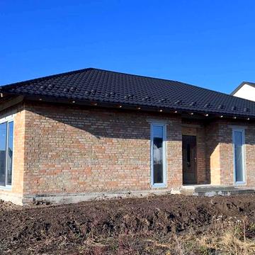 ~ Продаж будинку з великою терасою  в місті