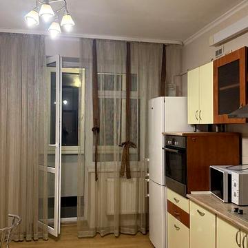 Довгострокова оренда 1к Квартира Плугова вулиця