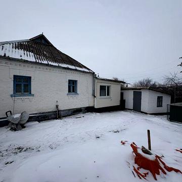 Продаж 1/2 частини  будинку на березі  річки