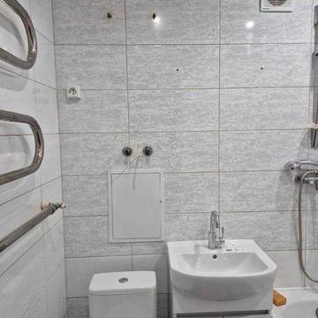 ПРОДАМ 2-кімн. Центр 3-5 цегл.будинку