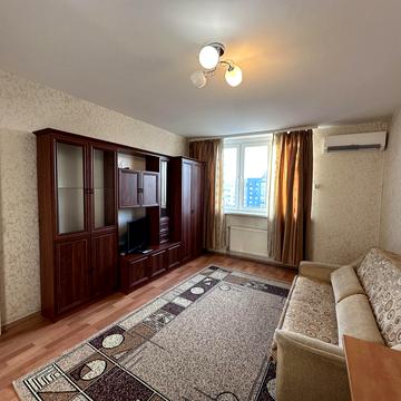 Червоної Калини просп. (Володимира Маяковського), 70