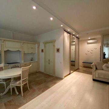 Оренда  1 кімнатної  квартири на  Андрія Верхогляда (Драгомирова) 16