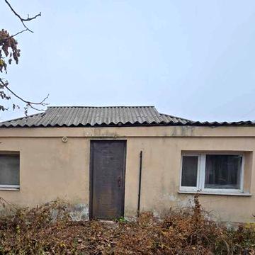 Продам частину будинку. Кущівка. Окремий двір.