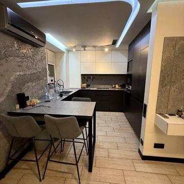 3- кімнатна на Миколаївці з меблями,технікою та АГВ