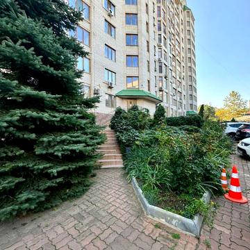 Тіниста вул., 15