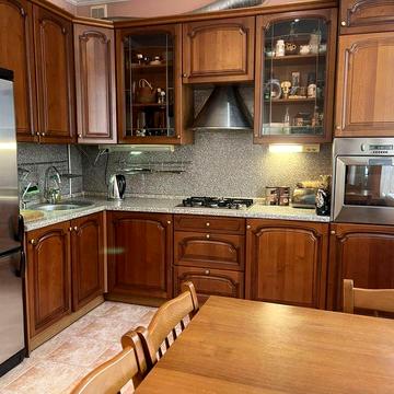 Центр 3-к Сталінка Автономне опалення Меблі Техніка