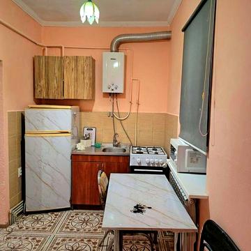 2 Кімнатна.Частина Будинку.В Центрі.