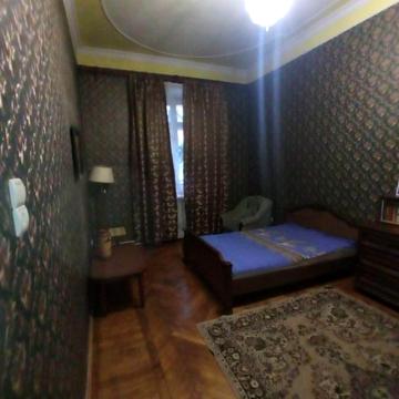 Пироговська вул., 5