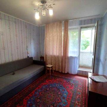 Продам 1-ку улучшенной планировки на Роганском