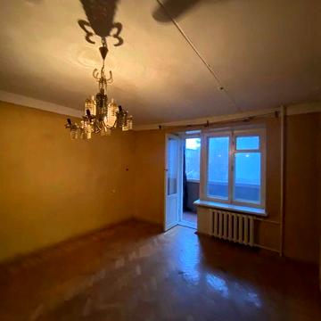 Большая квартира на Тенистой, Аркадия, на 2 этаже, под ремонт