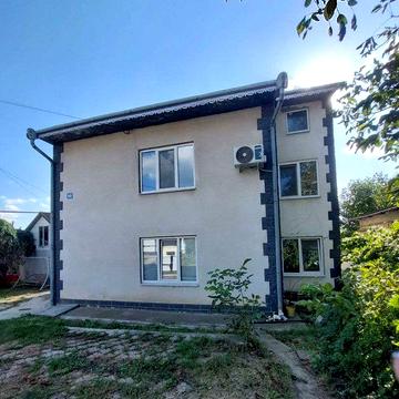 Будинок на 2 входи, Садгора