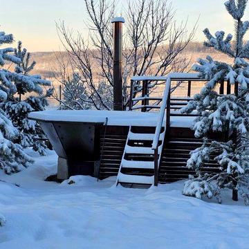 Оренда віли біля лісу (басейн, чан, баня)