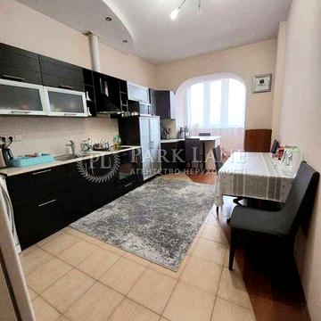 Продаж квартири вул. Срібнокільська 3 кімнатна