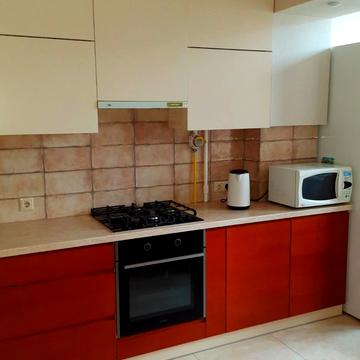 Прирічна вул., 19