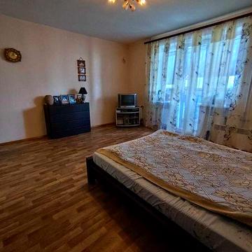 Продам 2-комнатную квартиру на улице Косвенной (2-342-447)
