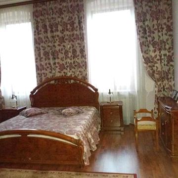 Продам 3-кімн. квартиру 110 м.кв. з супер ремонтом на Українській