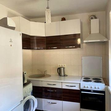 Левитана 1 ком 30 м2 Низкий этаж