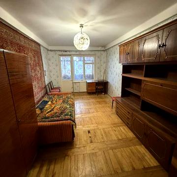 Продам 3 комнатную  В.Сергиенка 4 этаж