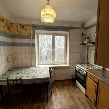 Продам 3 комнатную  В.Сергиенка 4 этаж