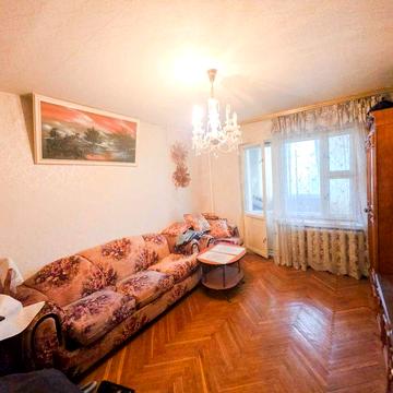 Доброхотова. м. Житомирська. Продам 2х кім квартиру.