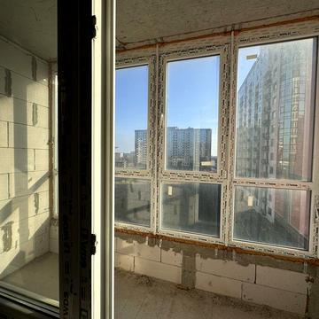 1 комнатная 38м плюс кладовка