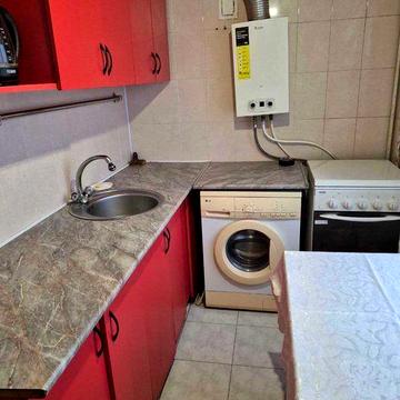 Продам 2-х с раздельными комн. в центре