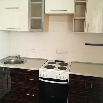 Милославська вул., 2