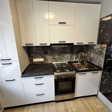 1 кімнатна р-н Новомиколаївка з Газовим Опаленням, меблі та техніка