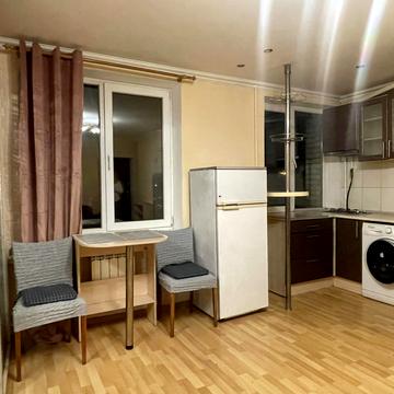 Мостицька вул., 6