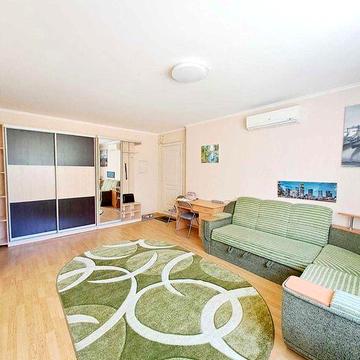 Малишка 19А, студія, м Дарниця 5хв