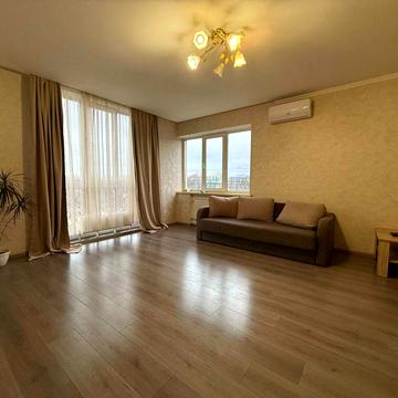 Велика однокімнатна квартира, центр, 2%, газ! Без комісії!