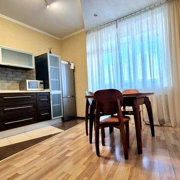 Бажана,14, метро Осокорки, оренда 2-х.кімн.73м2.