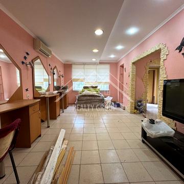 Ньютона вул., 42