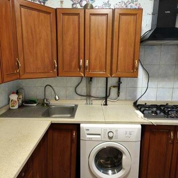 Центр вільна з 11 січня