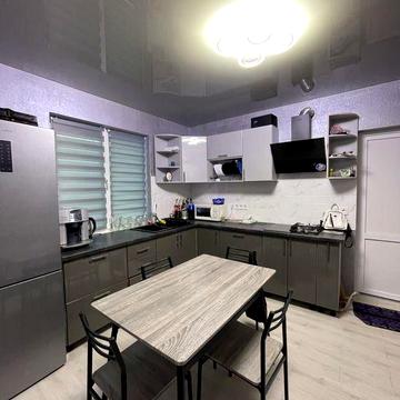 Продаж житлового будинку з ремонтом в с. Ялцівка по трасі Київ-Ковель