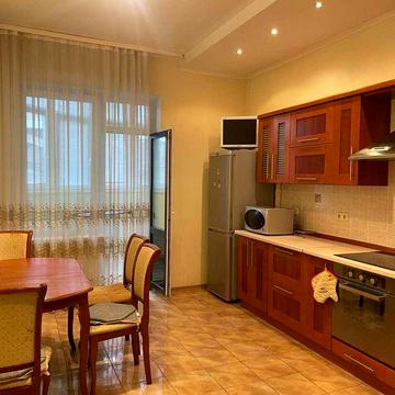 Оренда 2 х кімнатна квартира Шевченківський р-н вул.Дмитрівська 69