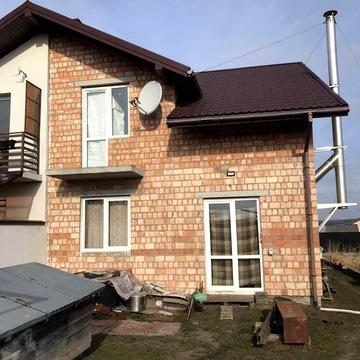 Котедж у центрі Зубри Власник