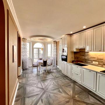 Дмитрівська вул., 75