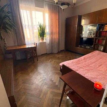 Продаж квартири в центрі на вул. Цехова