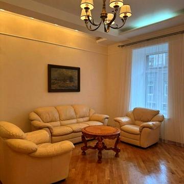 Хрещатик вул. (Kreschatic), 15