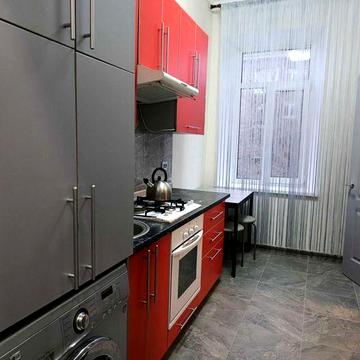Продам  3-ком.  ул, Нежинская/ Спиридоновская
