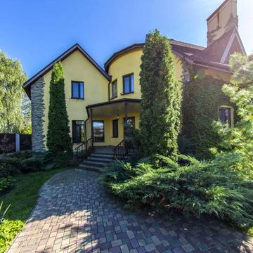 Майданівська вул., 36