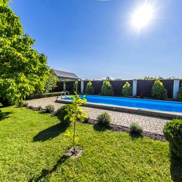 Майданівська вул., 36