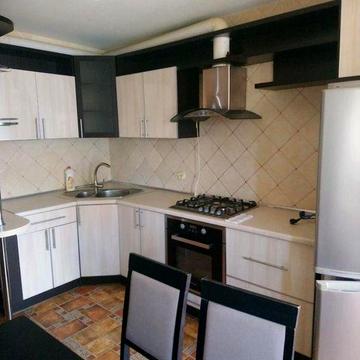 Здам 2 кімнатну квартиру в новобудові з АО по пр. Сбободи