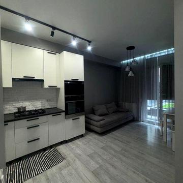 Пропоную сучасну 1 кімнатну квартиру в центрі міста!