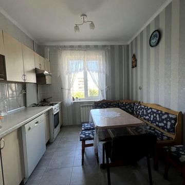 Бажана 7б метро Харківька