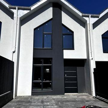 Таунхаус - 94 м2, с. Чайки. 5 хв м. Житомирська.