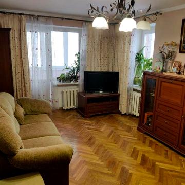 Власник продасть 3-кімнатну квартиру на Сихові.