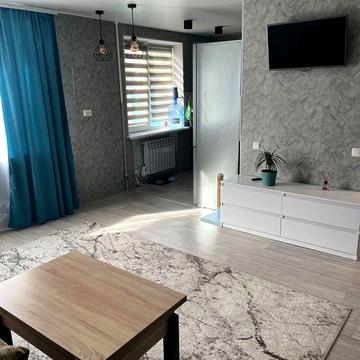 Продам свою 2-кімнатну квартиру з меблями в центрі Тараса Шевченка 35